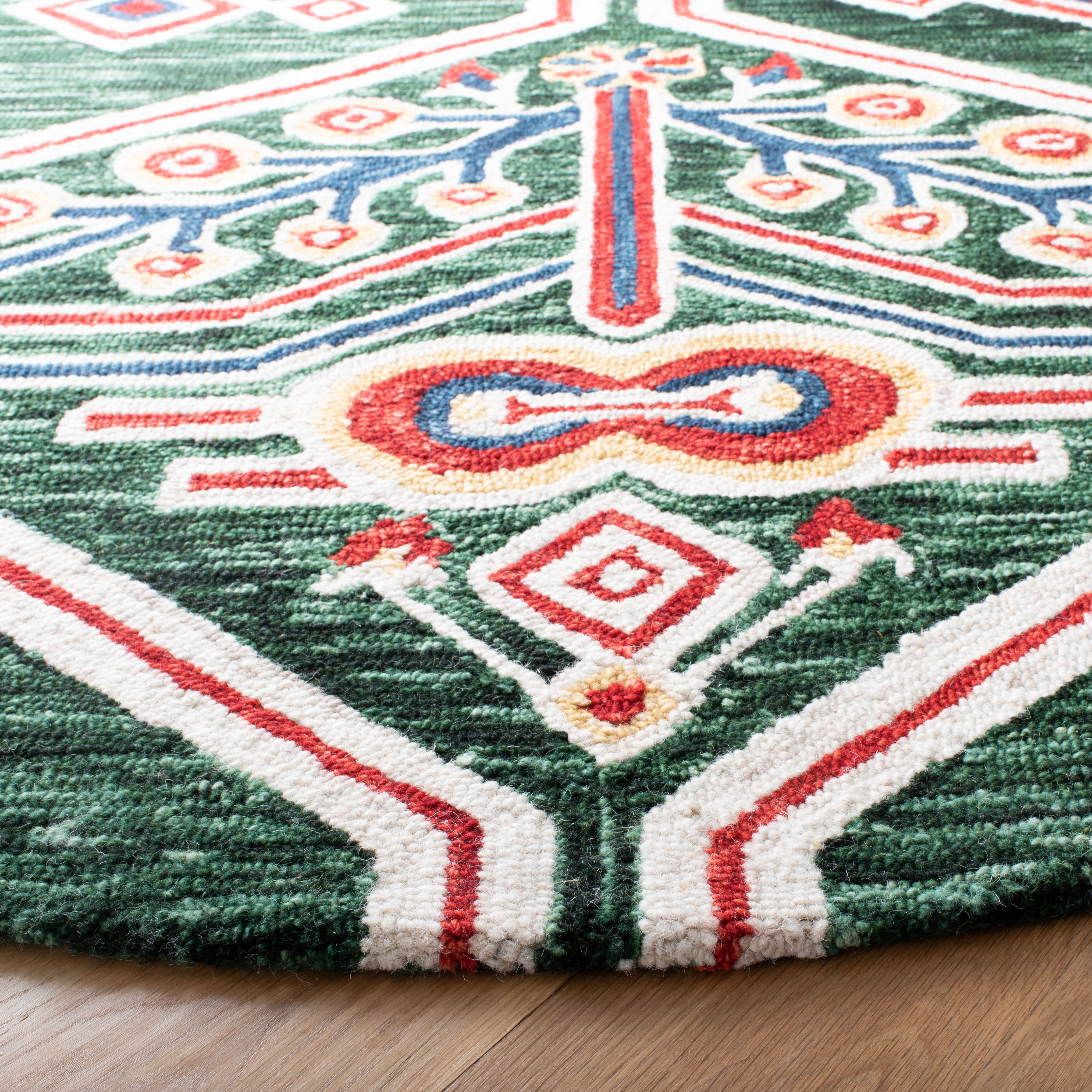 SAFAVIEH Aspen Eirann Southwestern Wool Area Rug, Green/Ivory, 7' x 7' Round