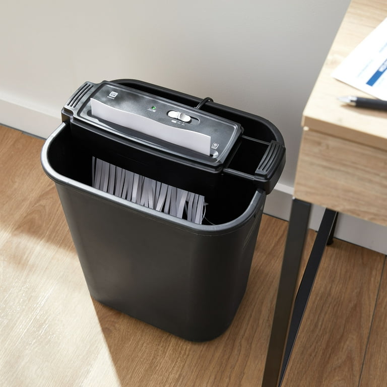 Pen+Gear Credit Card and Paper Shredder, 6-Sheet Strip Cut, Black