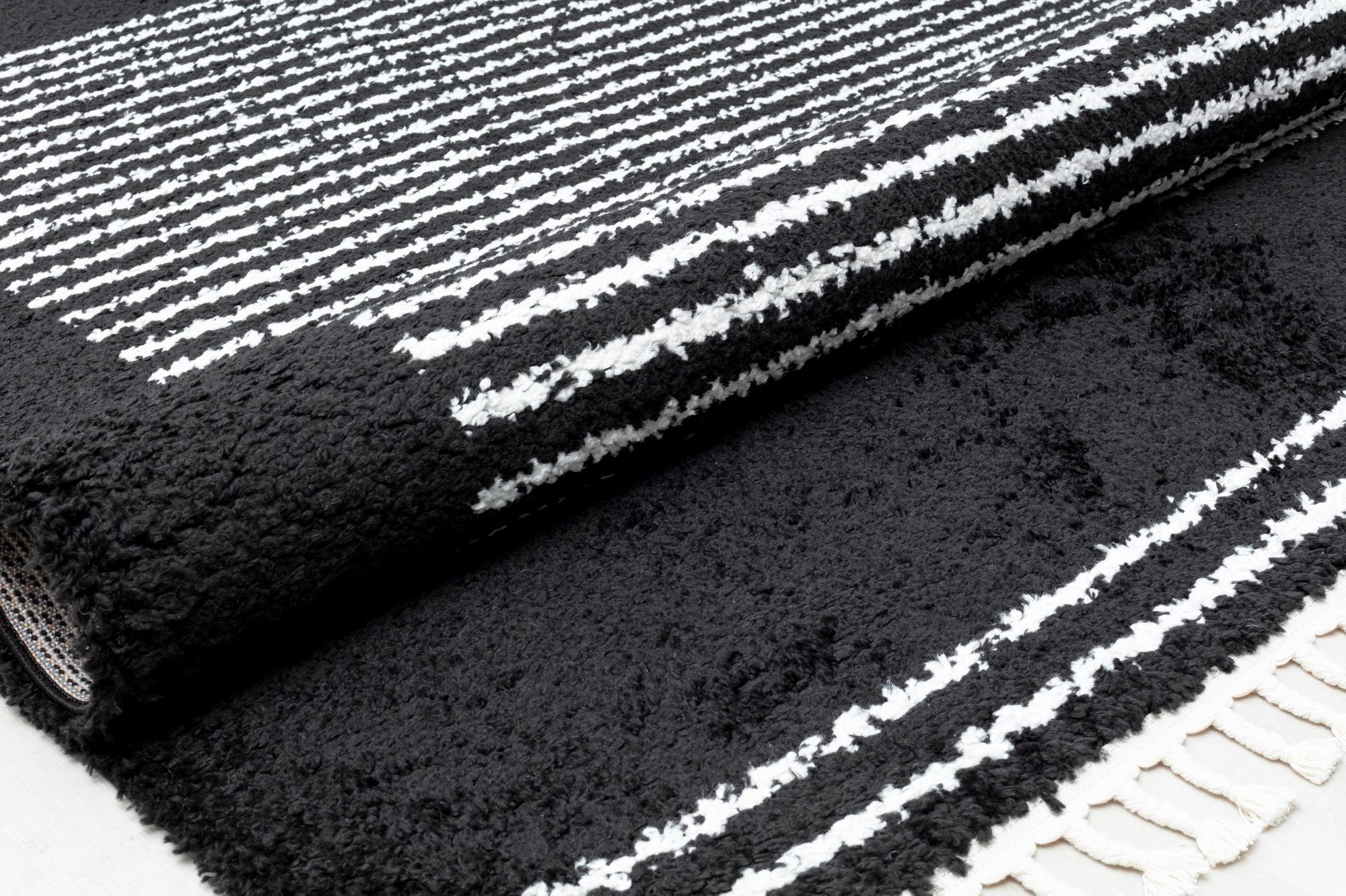 Rugs America BT35A Ebony Twilight Stripe Shag Black Area Rug, 2'6" x 4'