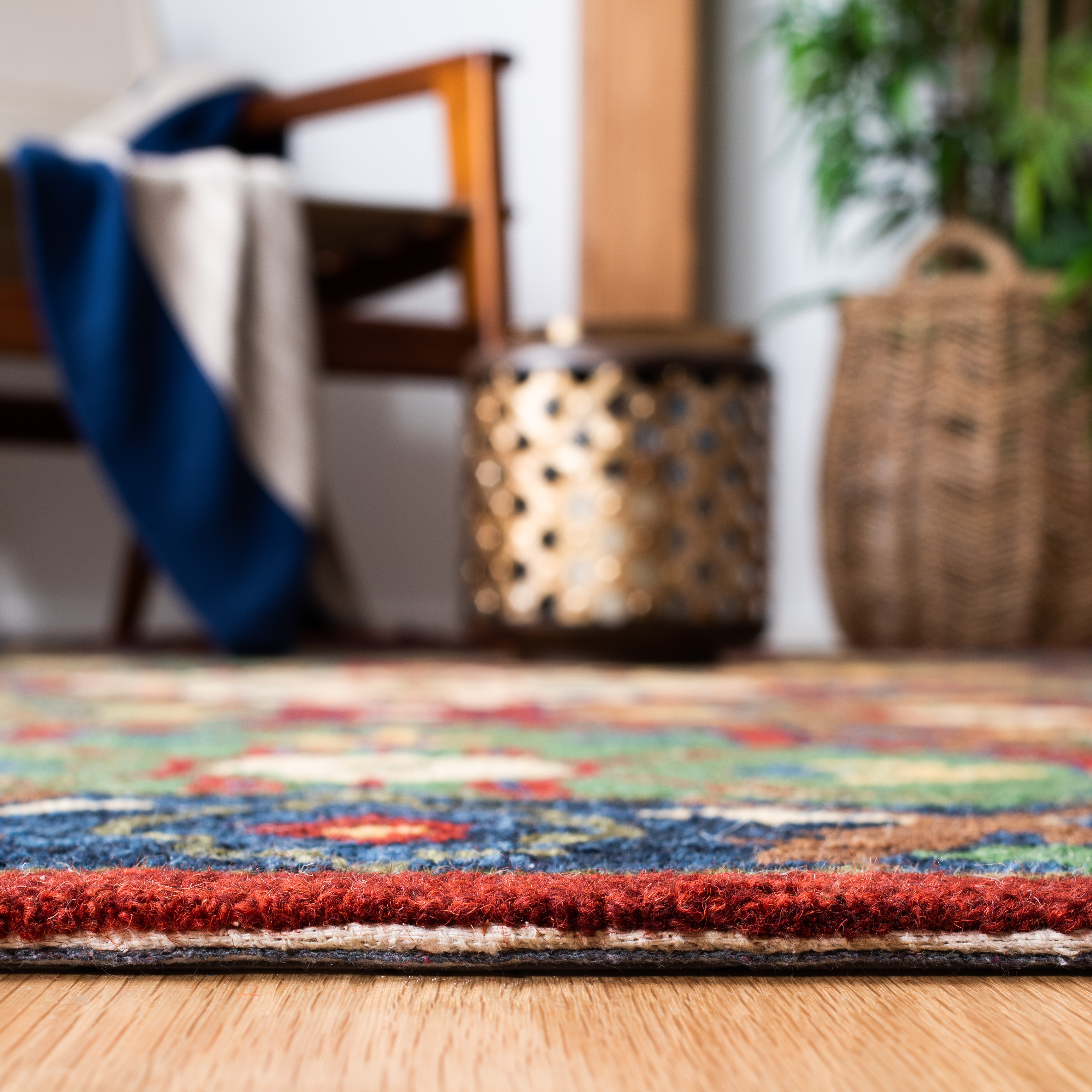 SAFAVIEH Heritage Darius Tribal Wool Area Rug, Red/Blue, 6' x 6' Round