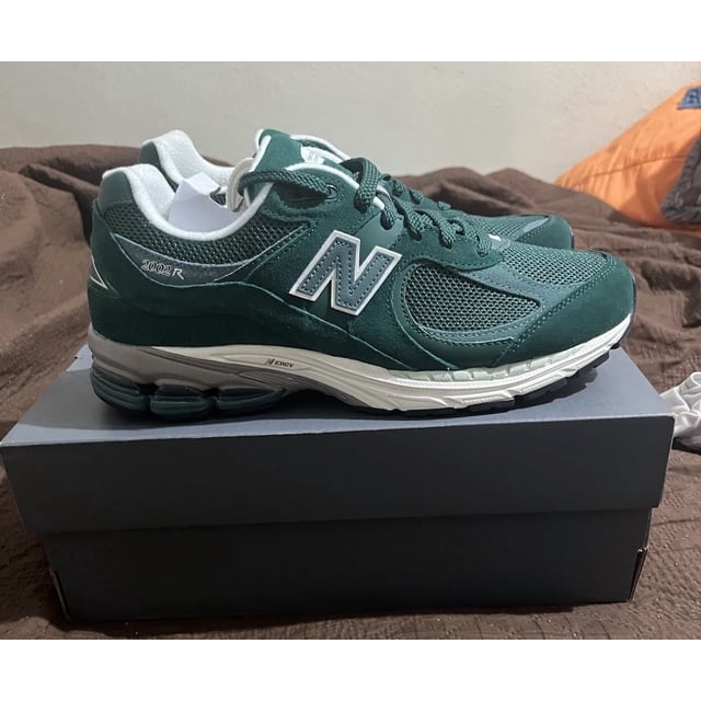Size 9.5 - New Balance 2002R Green Mens Size 11 Womens