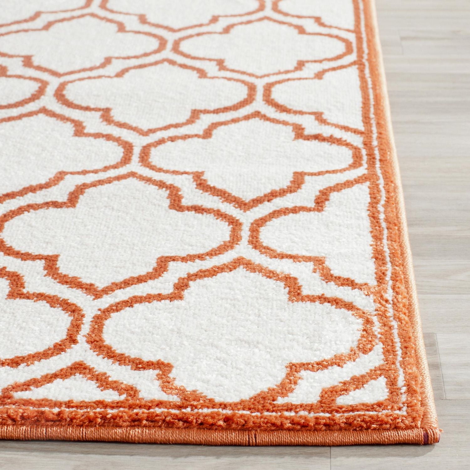 Safavieh Amherst Wilson Geometric Area Rug