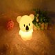 thumbnail image 4 of Luz nocturna para niños, luz nocturna LED recargable para bebé con forma linda de Koala de silicona suave y diseño multicolor RGB Compatible con control remoto y táctil regulable, 4 of 5