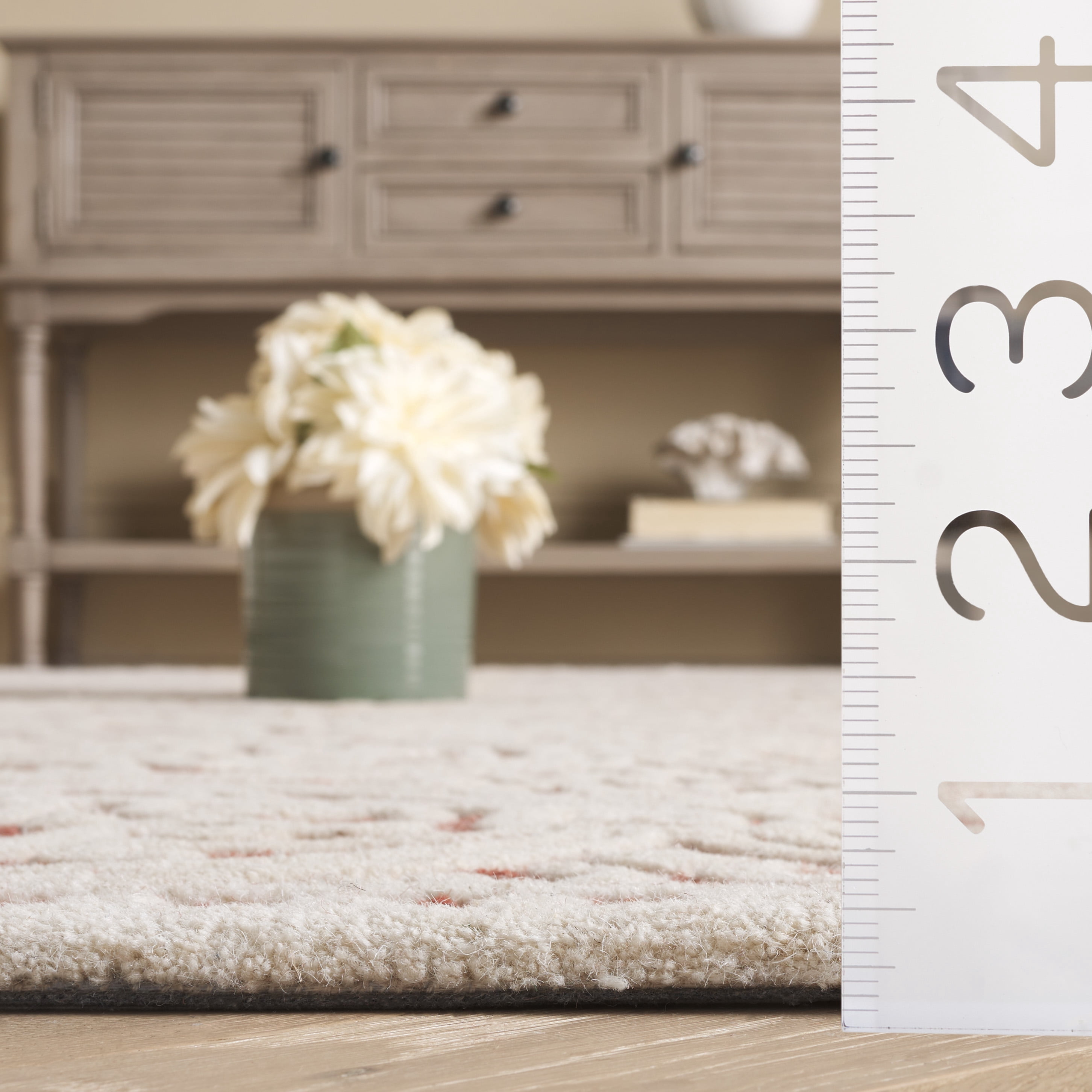 Safavieh Cambridge Leslie Geometric Wool Area Rug, Ivory/Red, 6' x 6' Round
