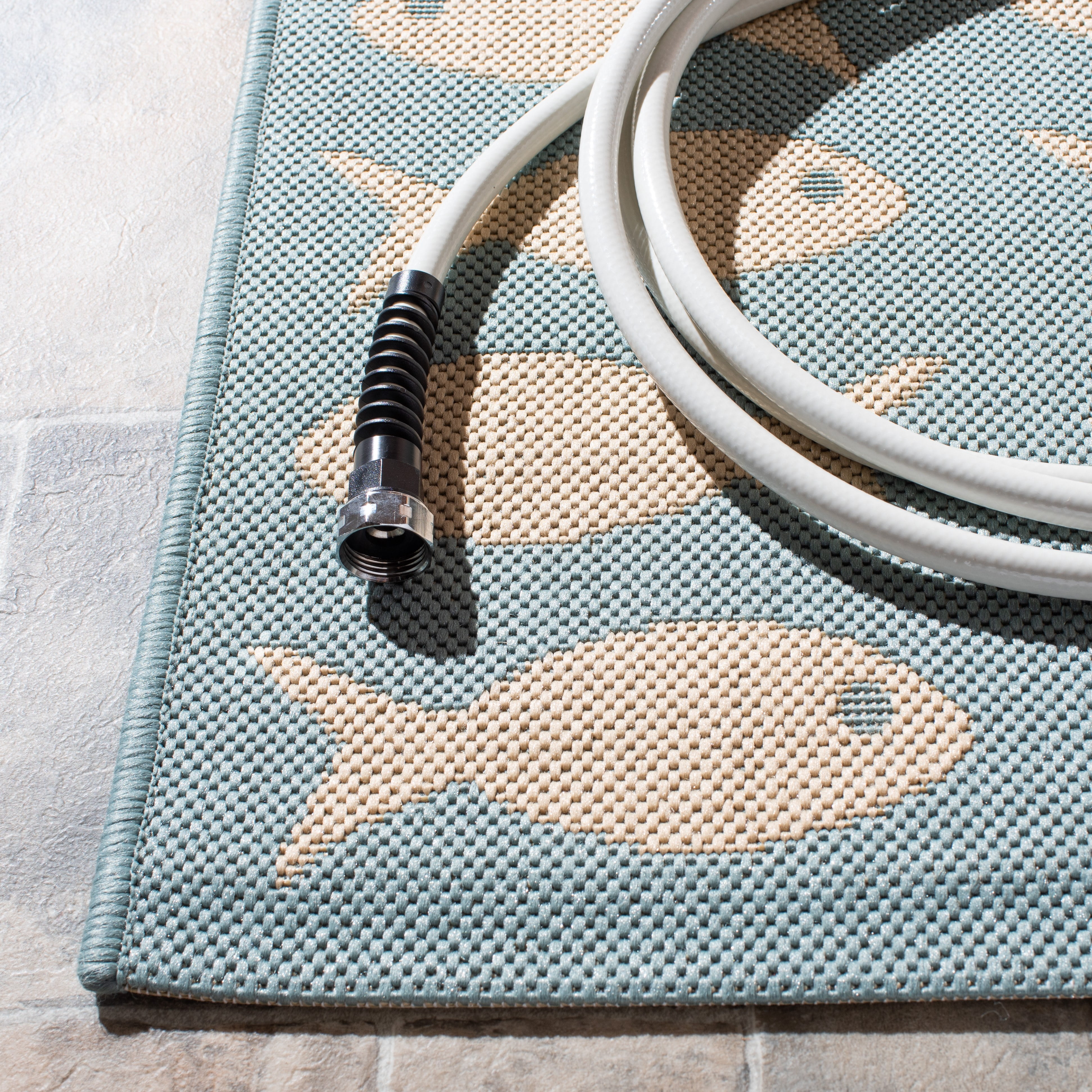 SAFAVIEH Courtyard Tranter Fishes Indoor/Outdoor Area Rug, Aqua/Beige, 6'7" x 6'7" Square