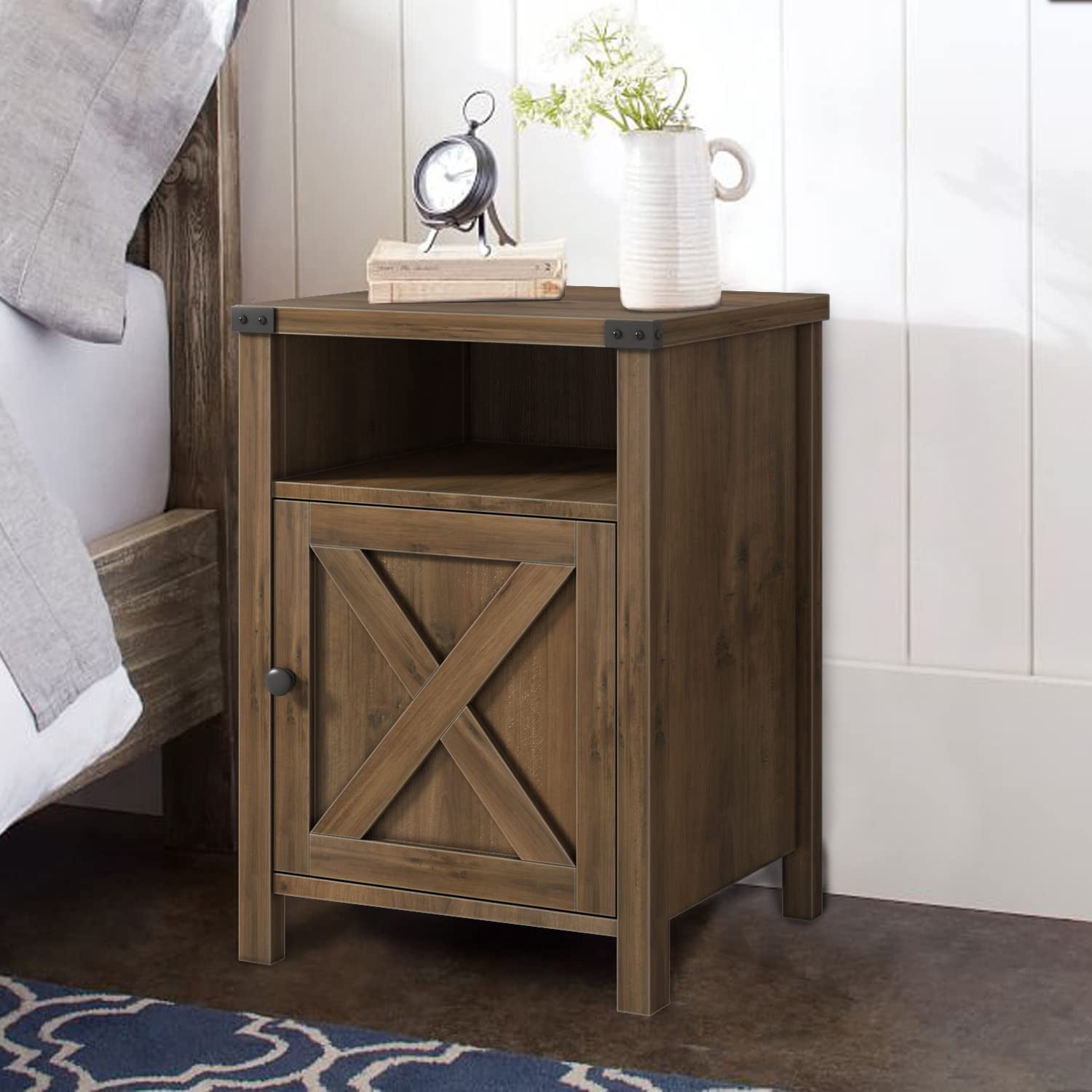 4 EVER WINNER Farmhouse Barn Door Side Table, Rustic Oak End Table with Barn Door Storage, Industrial Side Table for Living Room