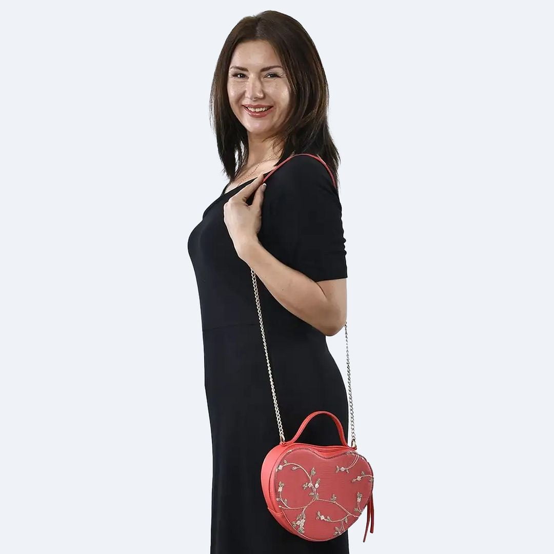 Cute Red Heart Purse for Women, Faux Leather Heart Shaped Crossbody Bags, Zipper Closure Shoulder Bag Valentines Day Birthday Christmas Gifts
