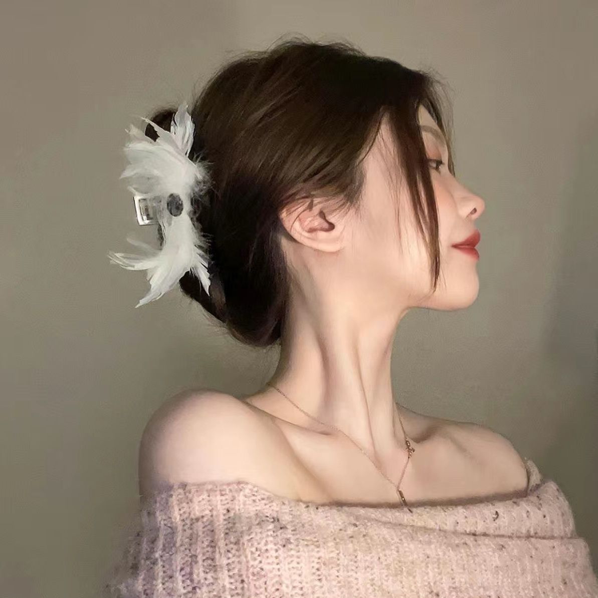 EKE Women’s Hair Clip Vintage Retro Back-Wear Elegant Hair Accessory with Fashion Texture