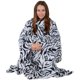 thumbnail image 2 of Manta polar suave y acogedora con mangas - Pijama envolvente de sherpa Comy - Bata de dormir - Manta cálida, acogedora y ligera para la televisión (blanca), 2 of 4