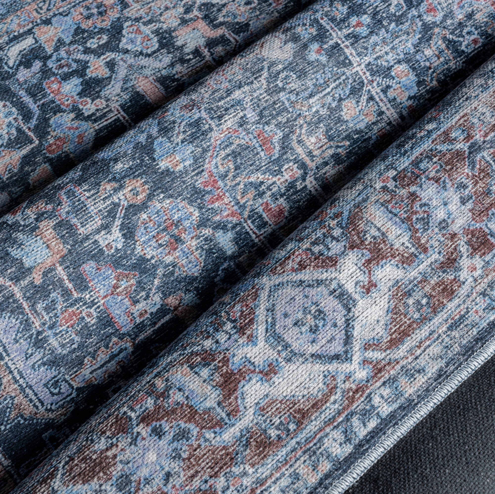Everwash™ Callaghan Edith Distressed Vintage Machine Washable Area Rug, Blue, 3'11"x5'6"