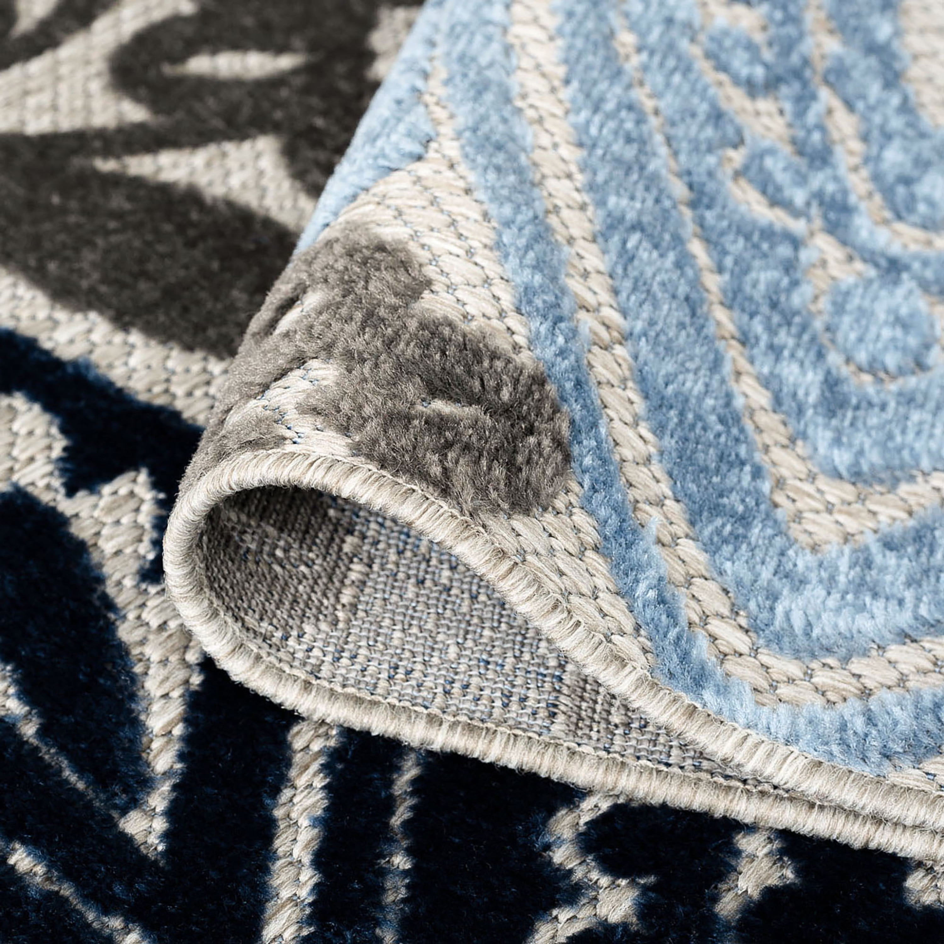 Oasis Modern Floral Blue and Beige Polypropylene Indoor Outdoor Area Rug, 5'x5' Round