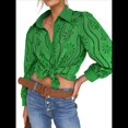 thumbnail image 2 of Blusa de Mujer con Mangas Largas Abullonadas, Cuello en V, Botones, Encaje Calado y Bordado Verde L, 2 of 10