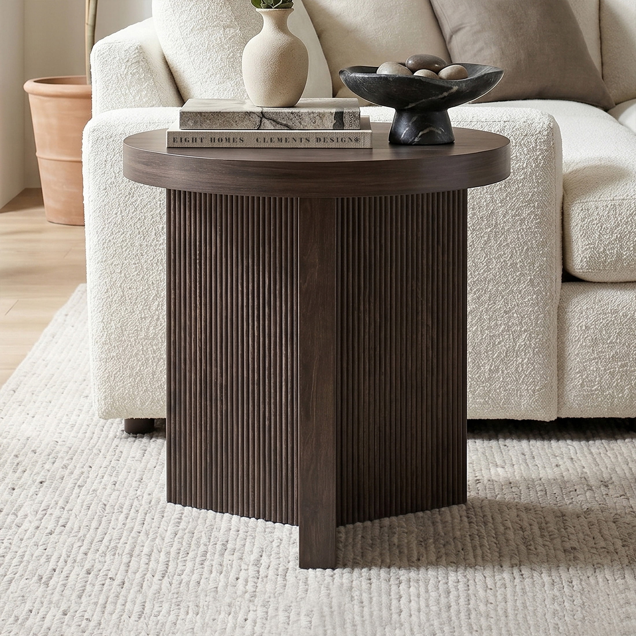 Evelyn&Zoe Scandinavian 22" Wide Alder Brown Side Table