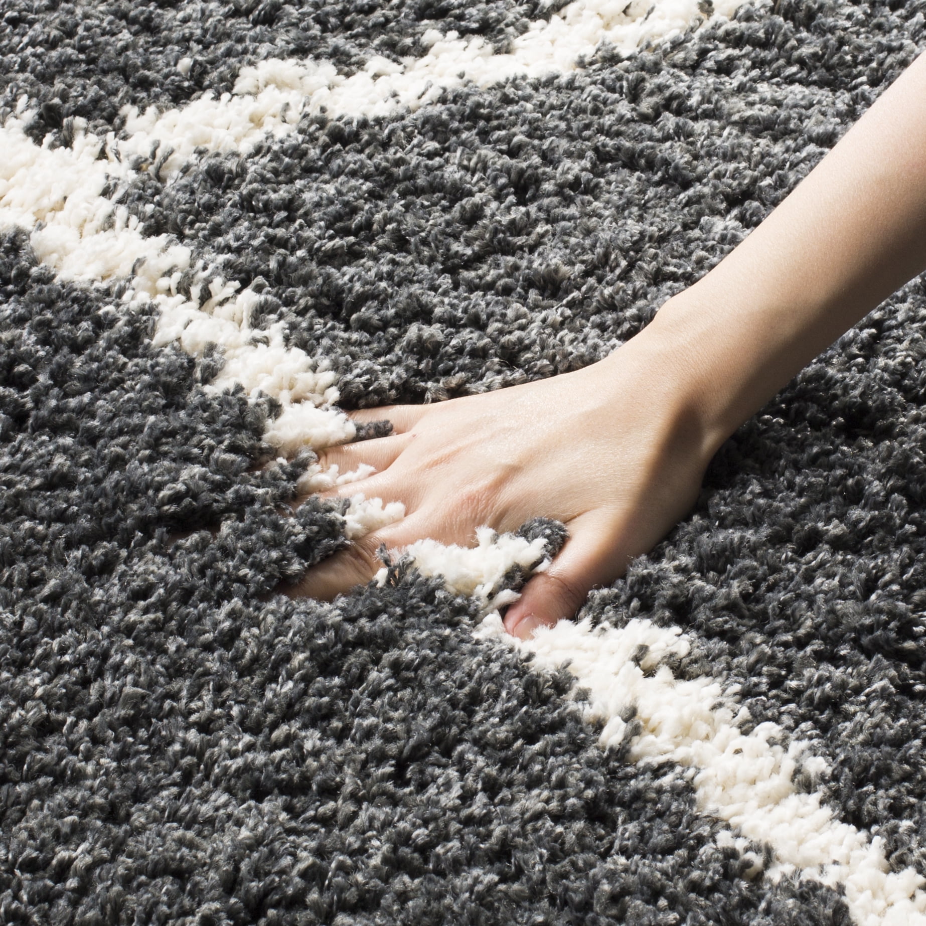 SAFAVIEH Hudson Amias Geometric Shag Area Rug, Dark Grey/Ivory, 9' x 12'