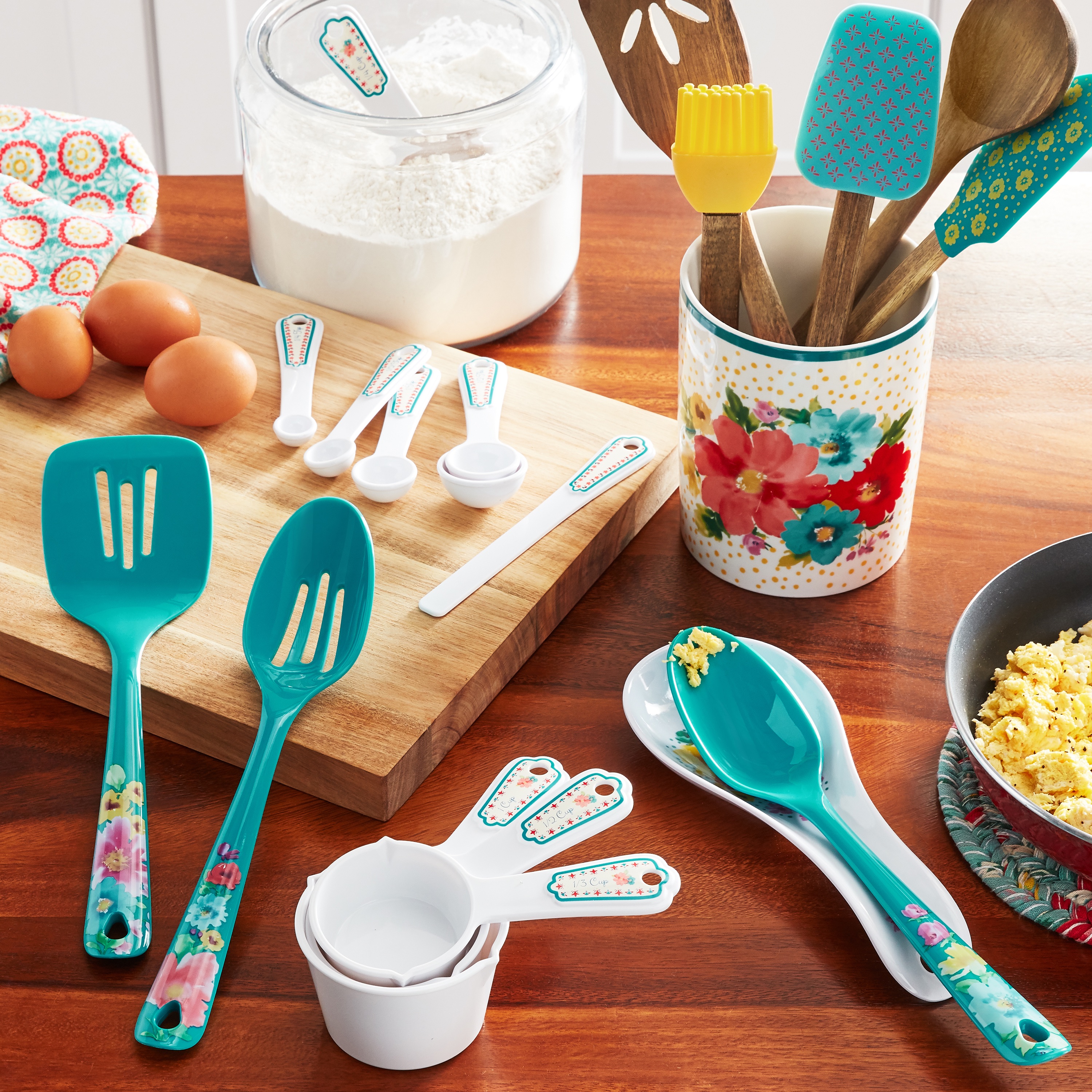 The Pioneer Woman Breezy Blossom 20-Piece Tool and Crock Set - image 3 of 7