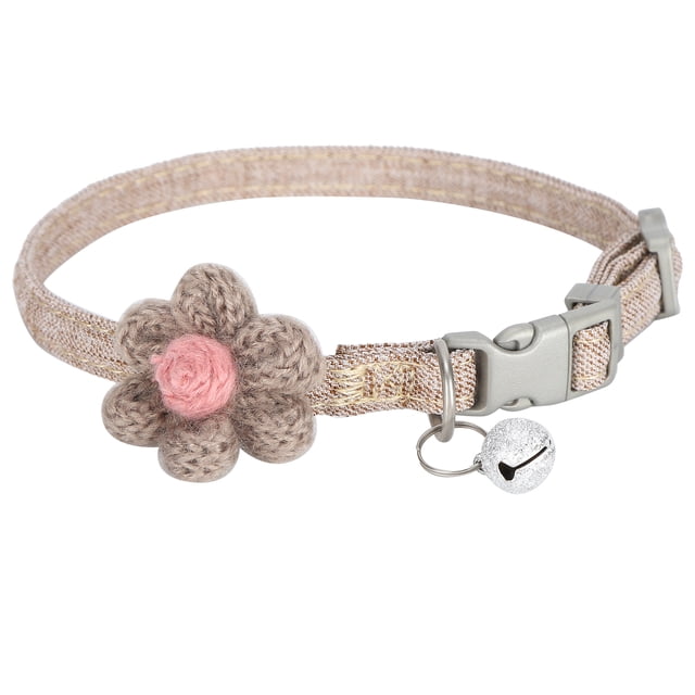 Collar ajustable de poliéster con diseño de cerdo para mascotas, con flores artificiales y campana, color café.