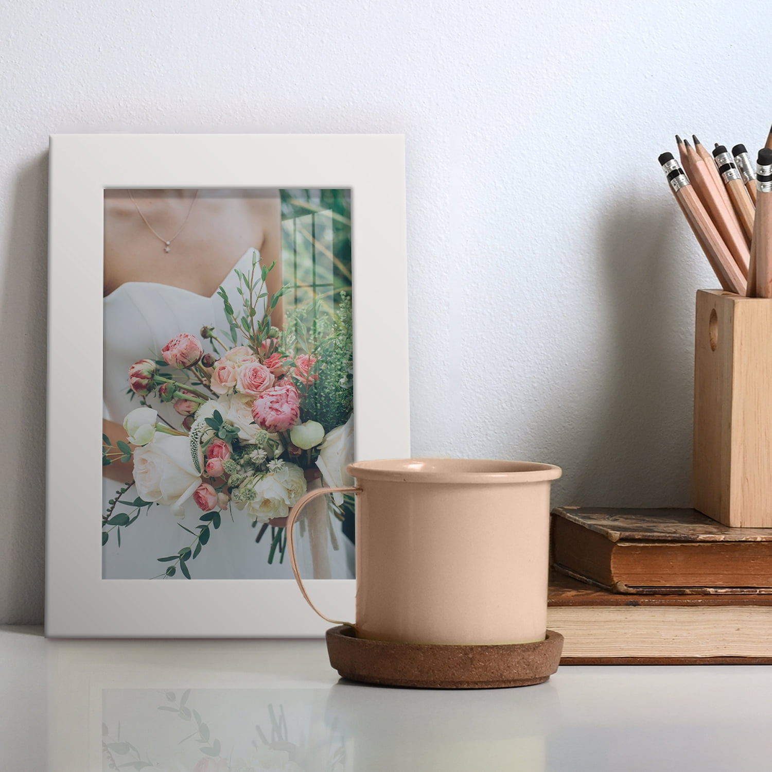 Modern 4 in. x 6 in. White Picture Frame (Set of 2)