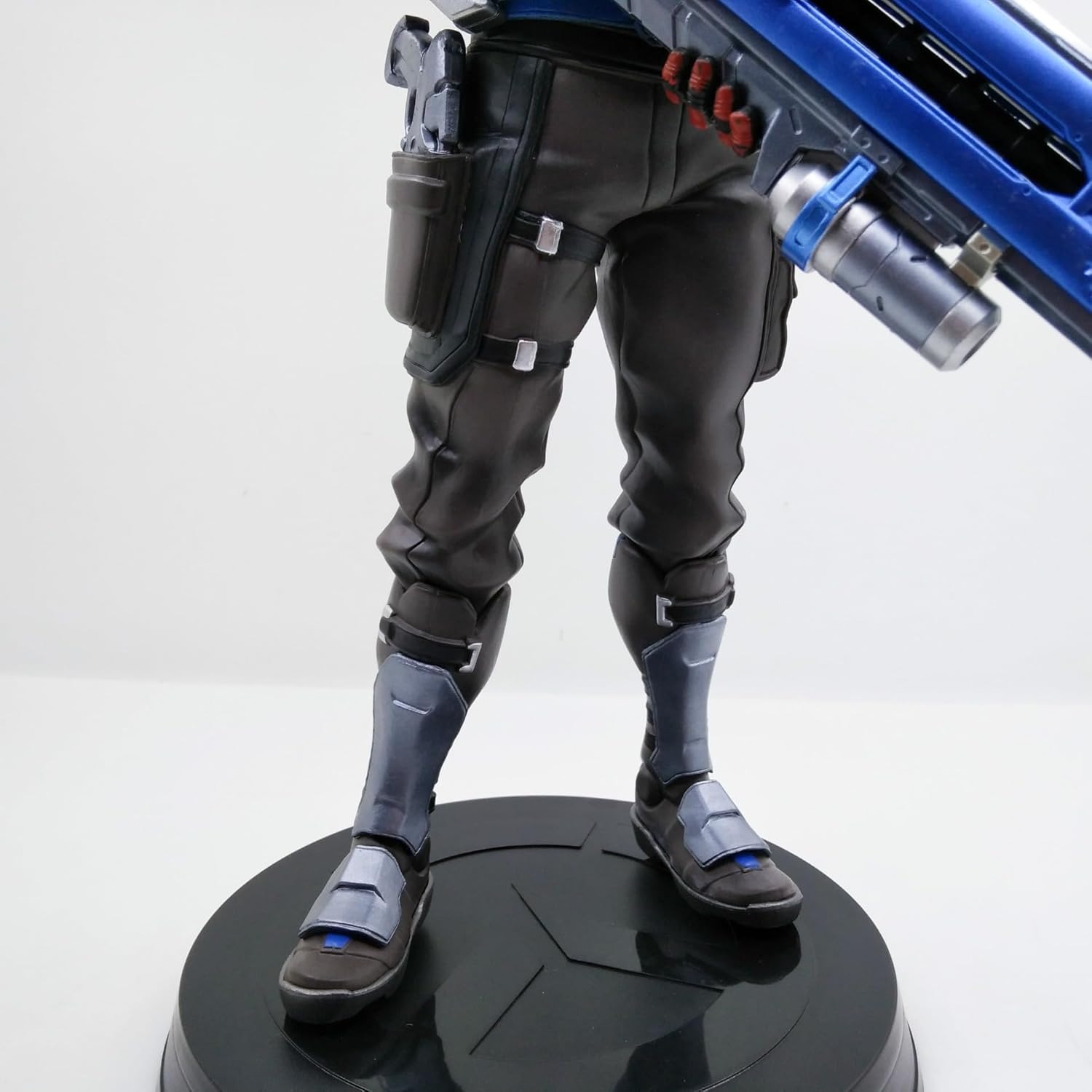 Jack Morrison Figure, Holding A Gun Jack Morrison Action Figures 35cm/13.8inch PVC Character Figurine Model Collectible Handicrafts Anime Gift