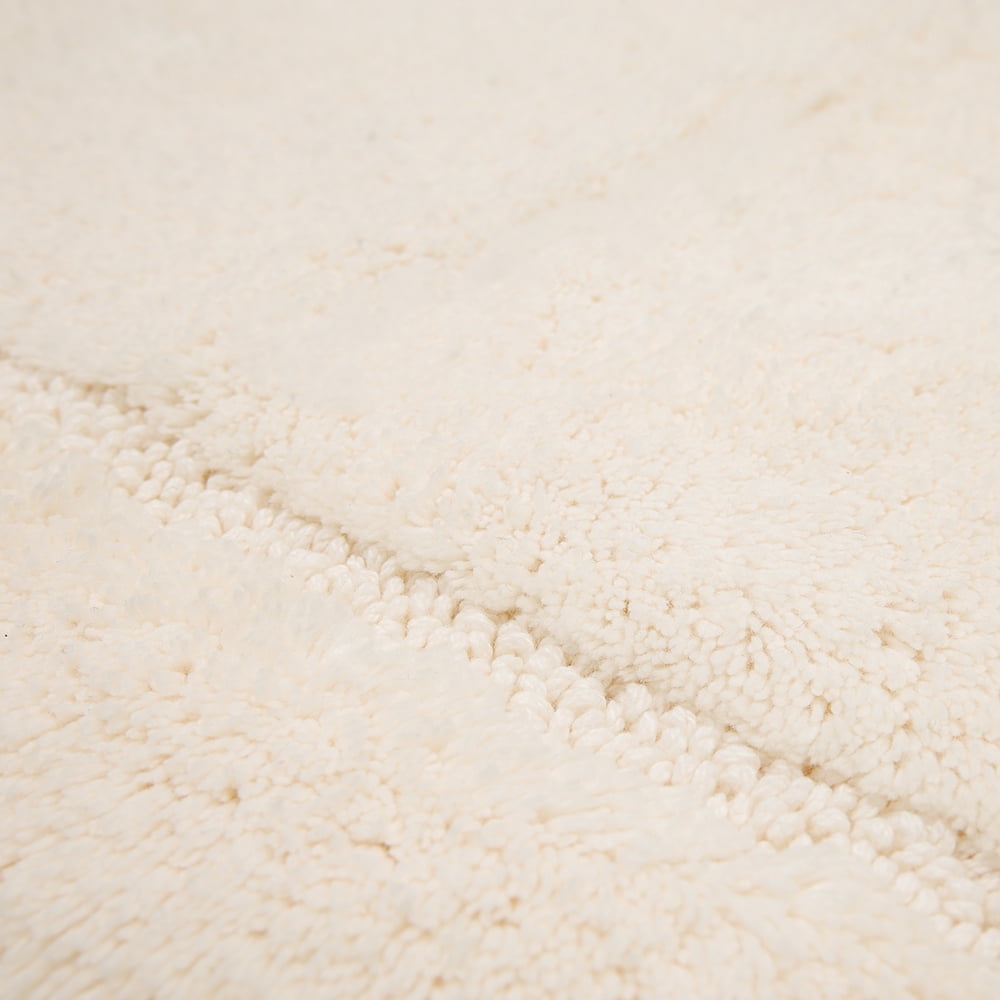 Mohawk Home Regency Plush Stain/Fade Resistant Non-Slip Machine Washable Bath Mat, Parchment, 2' x 5'