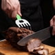 thumbnail image 5 of Yhmxh Ablandador de carne multifunción con forma de garra de oso, separador de carne para barbacoa, tenedor de cocina, cortador y separador de carne, triturador de pollo y carne., 5 of 6