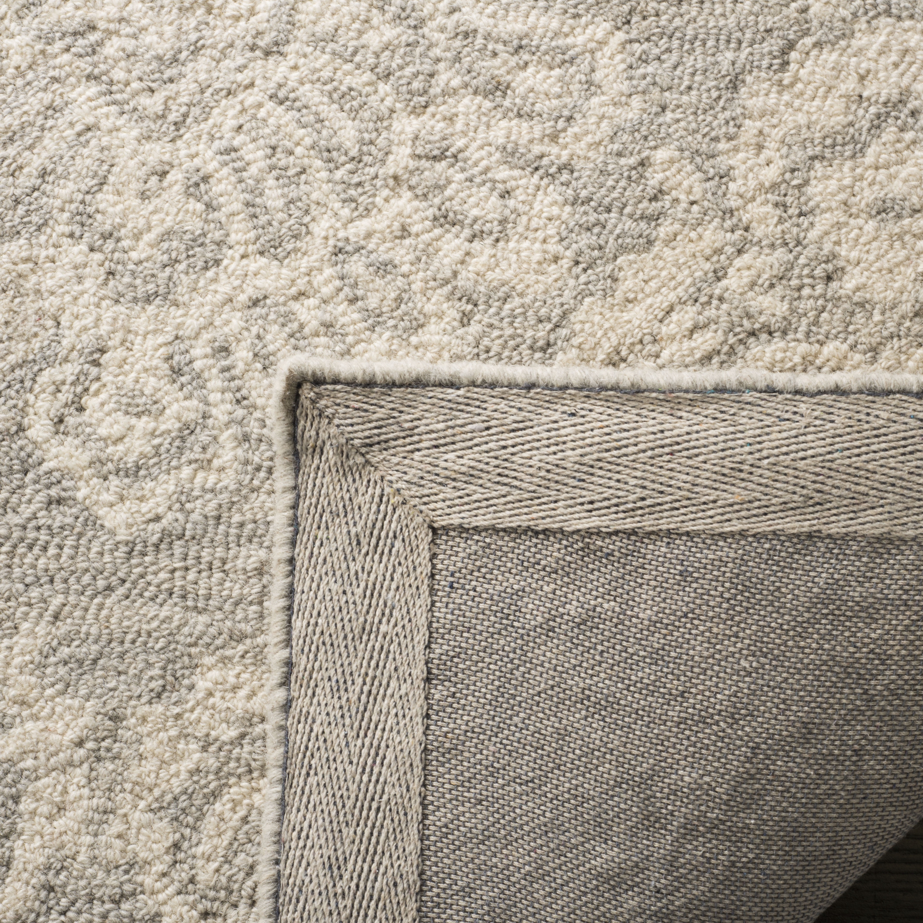 SAFAVIEH Blossom Travis Geometric Wool Area Rug, Silver/Ivory, 8' x 10'