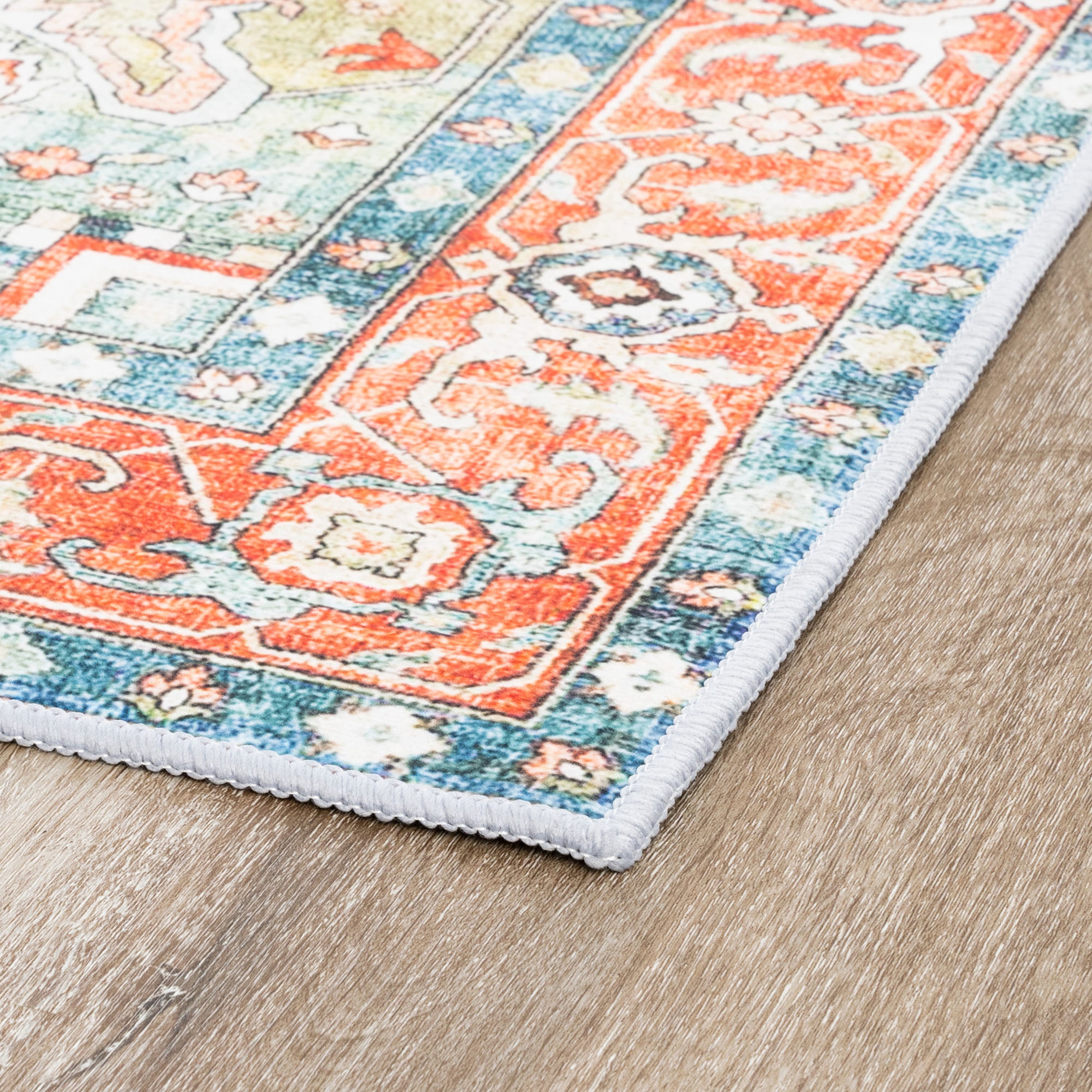 Estate Traditional 5' x 7' Navy and Red Polyester Indoor Area Rug