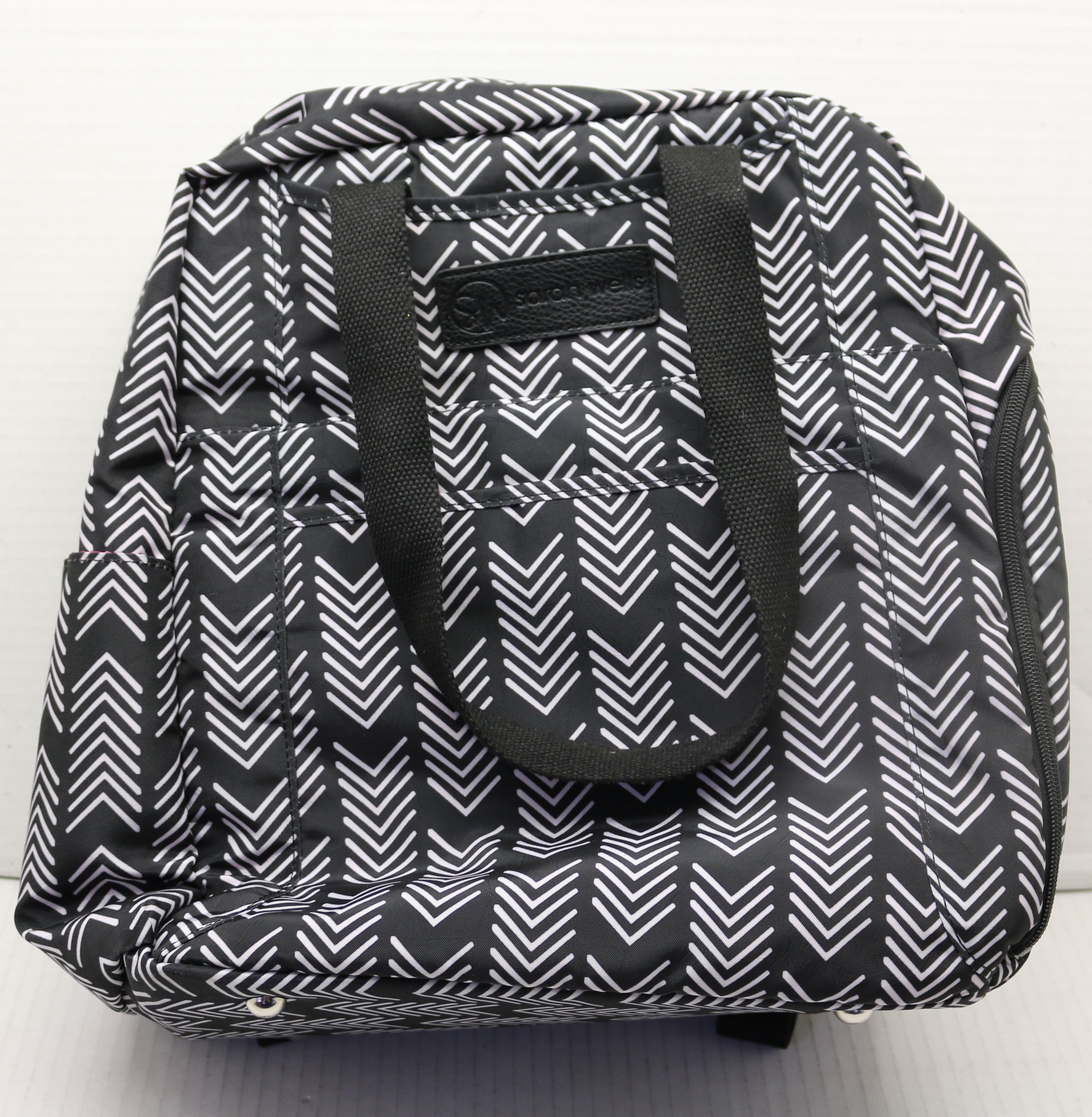 Sarah Wells Kelly Convertible Breast Pump Bag and Backpack (Black and White)