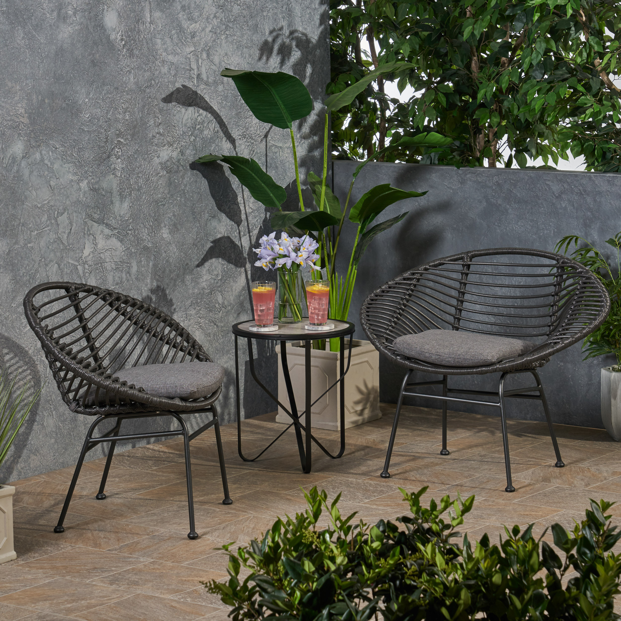Outdoor Wicker Basket Style Single Chair, Unique Shaped Seat for Patio Garden, Gray