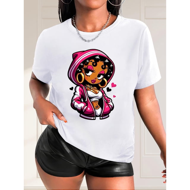 Camiseta de manga corta con cuello redondo que presenta un estampado de una niña con una chaqueta rosa y las manos en los bolsillos, con un estilo informal y moderno. Top deportivo de ocio.