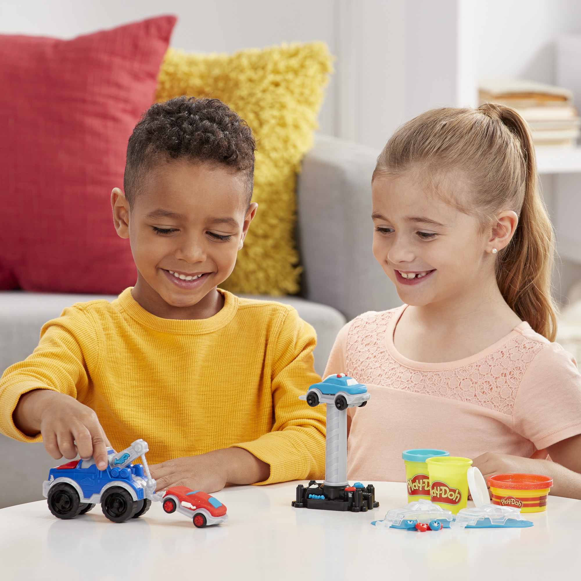 Play-Doh Wheels Tow Truck Toy with 3 Non-Toxic Play-Doh Colors, (6 oz) - image 8 of 14