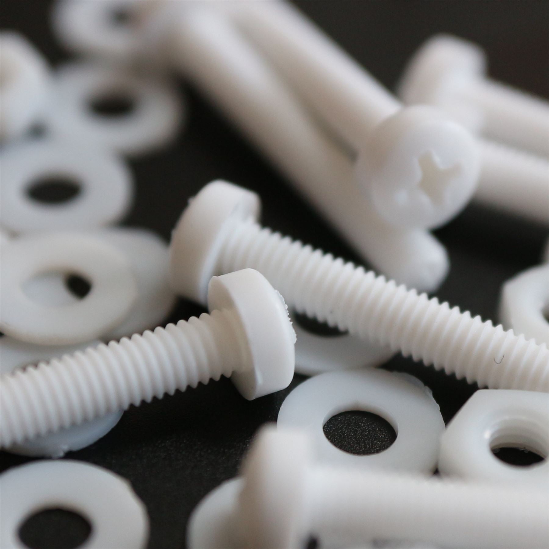 20 x White Pan Head Screws Polypropylene (PP) Plastic Nuts and Bolts, M3 x 20mm, Washers, (3/32 x 25/32 in)
