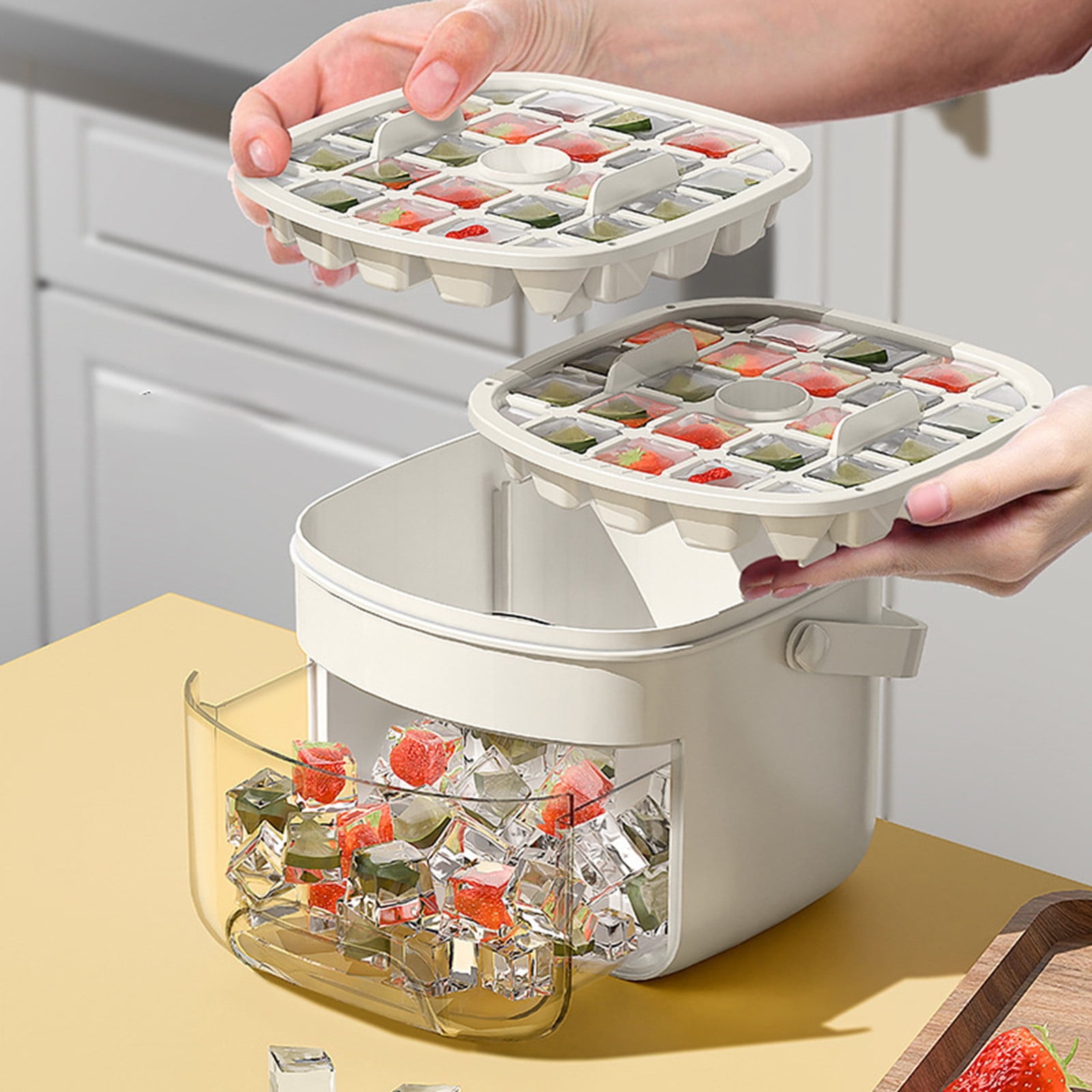 Tray With Lid Large Capacity Silicone Ice Maker For Ice And Cubes Silicone Lids Large Clear Ice Tray Ice Cubes Reusable Metal Silicone Ice Stick Tray Silicone Ice Trays with Take5 Candy Bar Soup And