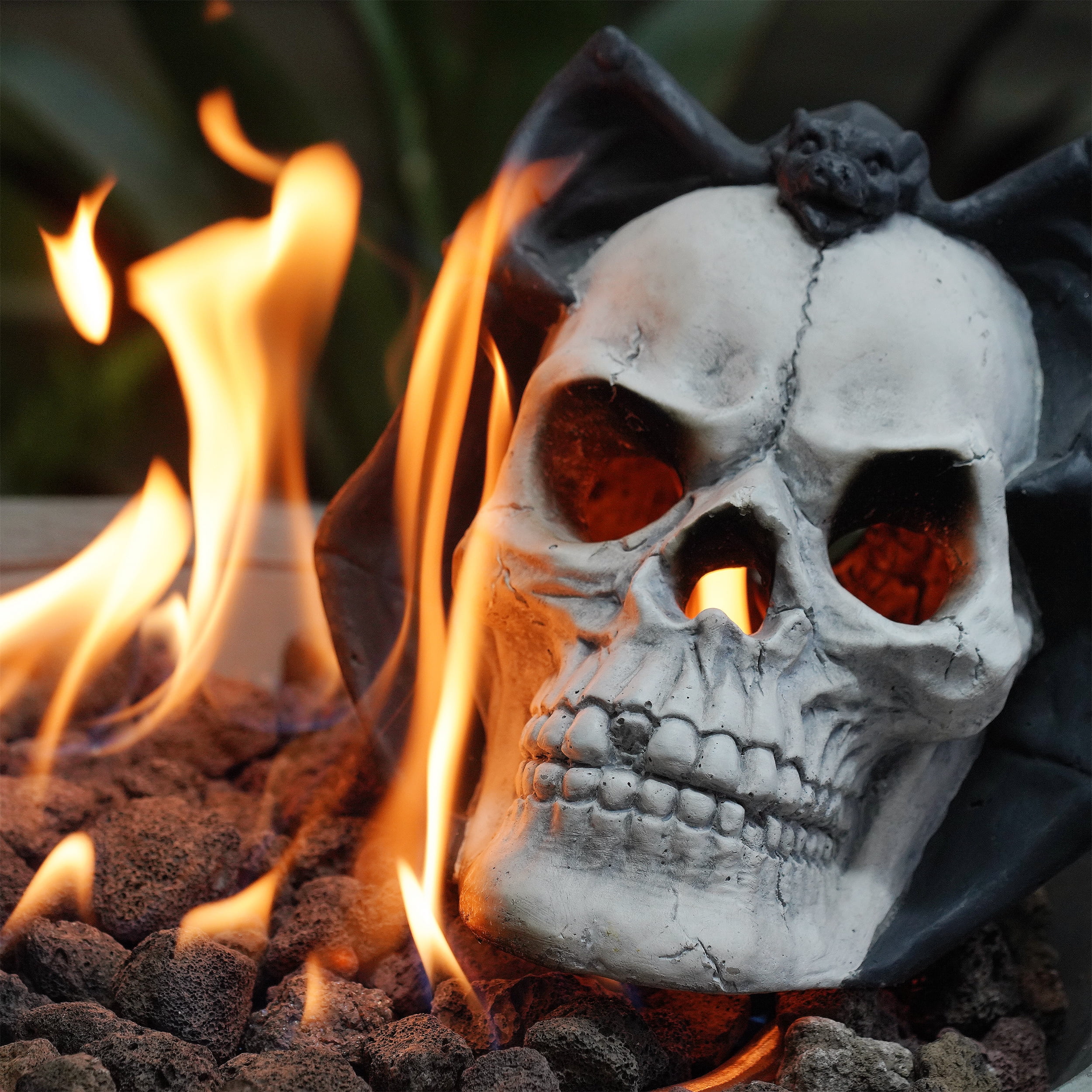 Metal Human Skull Gas Log, Heat-Resistant Up to 3000°F, Hollow Center for Flames, Handcrafted Fire Pit Accessory