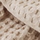 thumbnail image 3 of Manta de tejido gofre: manta ligera, suave, transpirable y lavada, perfecta para el verano; excelente capa para sofá cama, elegante decoración del hogar, 3 of 6