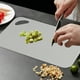 thumbnail image 4 of Tabla de cortar multifuncional, herramienta de cocina, tabla de plástico de doble cara para cortar frutas, verduras y carne, apta para lavavajillas, apta para cuchillos, antideslizante, disponible en, 4 of 6