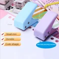 thumbnail image 3 of Mini perforadora de Un solo anillo, perforadora de papel portátil, redonda, Kawaii, suministros de encuadernación escolar, papelería, 3 of 5