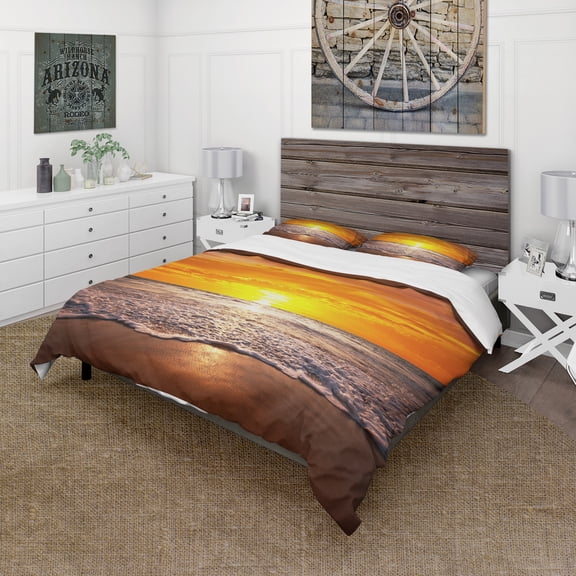 Designart 'Majestic Sunset with Foaming Waves' Seashore Duvet Cover Set