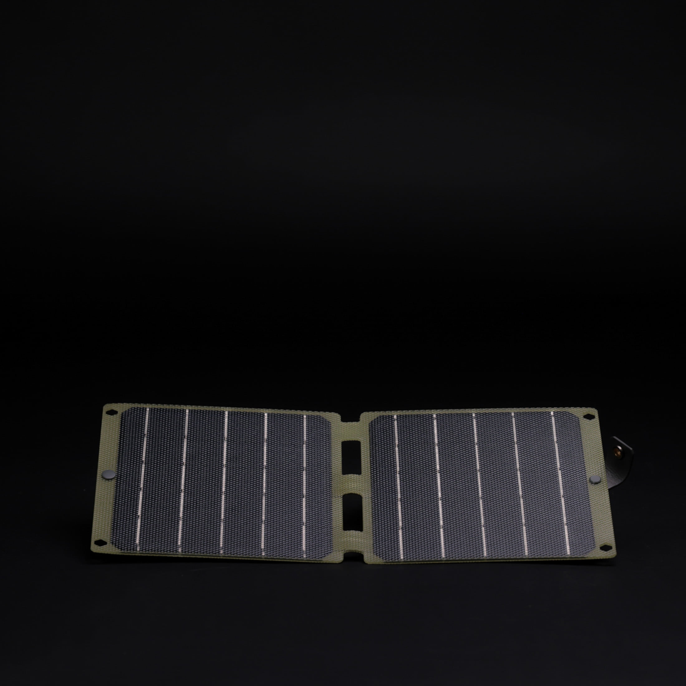 Swiss Tech 10W foldable solar panel, USB-A & USB-C output, waterproof for emergency use