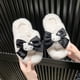 thumbnail image 2 of Zapatillas de felpa de estilo princesa de Hello Kitty para niña, pantuflas de piel para el hogar con pajarita de corazón, mismo estilo de dibujos animados, otoño e invierno, nuevo, 2 of 3