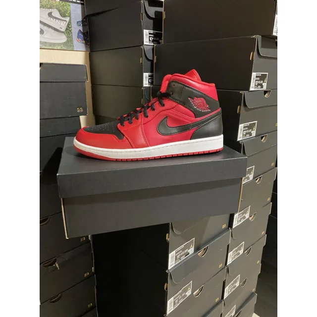 Ni - ke Air Jordan 1 Mid Shoes Reverse Bred Gym Red Black White 554724-660 Size 12 Mens