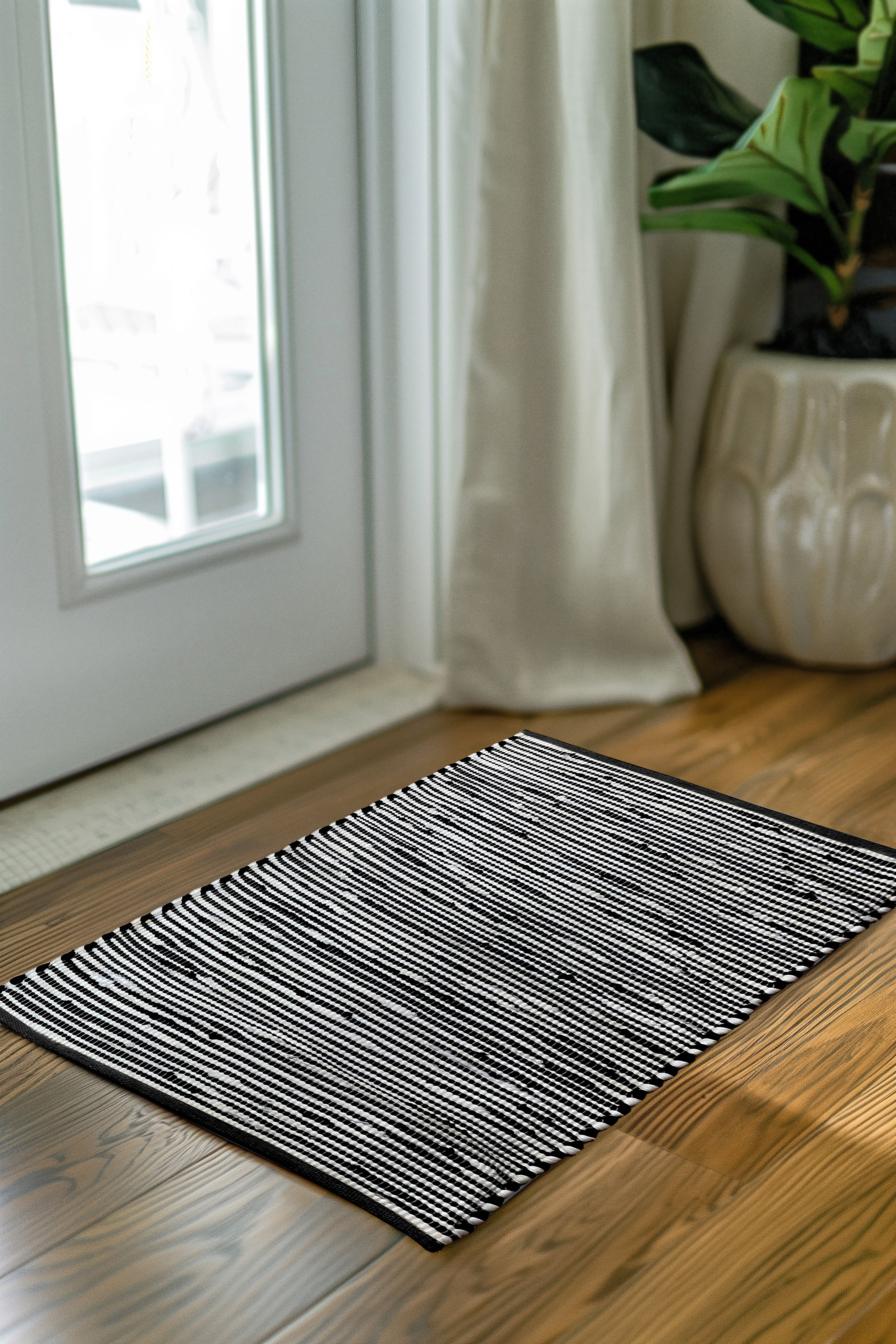 Mainstays- Modern Contemporary Scandinavian Diamond Geometric Woven Texture Cotton Black and White, Accent Scatter Mat 2x3, Recommended for Hallway, Bedroom, Kitchen, and Laundry room