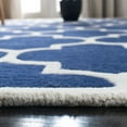 thumbnail image 4 of SAFAVIEH Chatham Gavin Geometric Wool Area Rug, Dark Blue/Ivory, 4' x 4' Round, 4 of 10