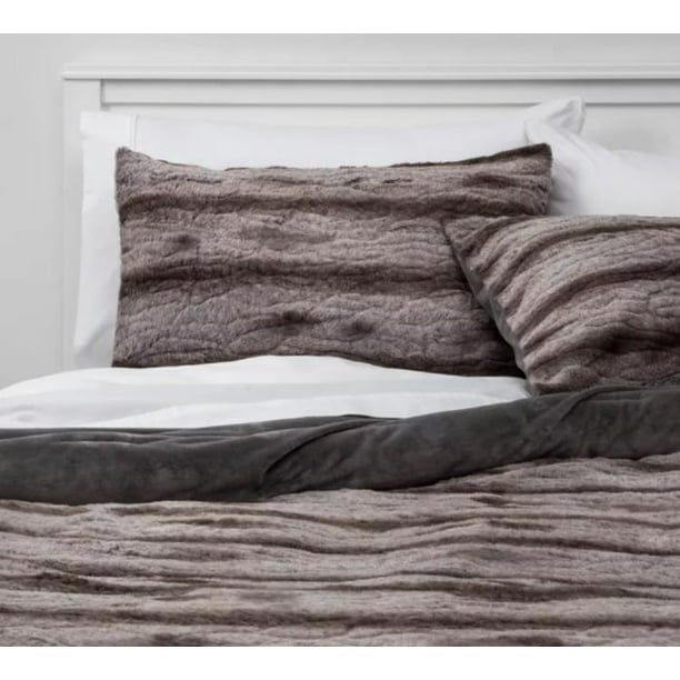 Textured Faux Fur Comforter & Sham Set Gray - Threshold Full/Queen -  Walmart.com