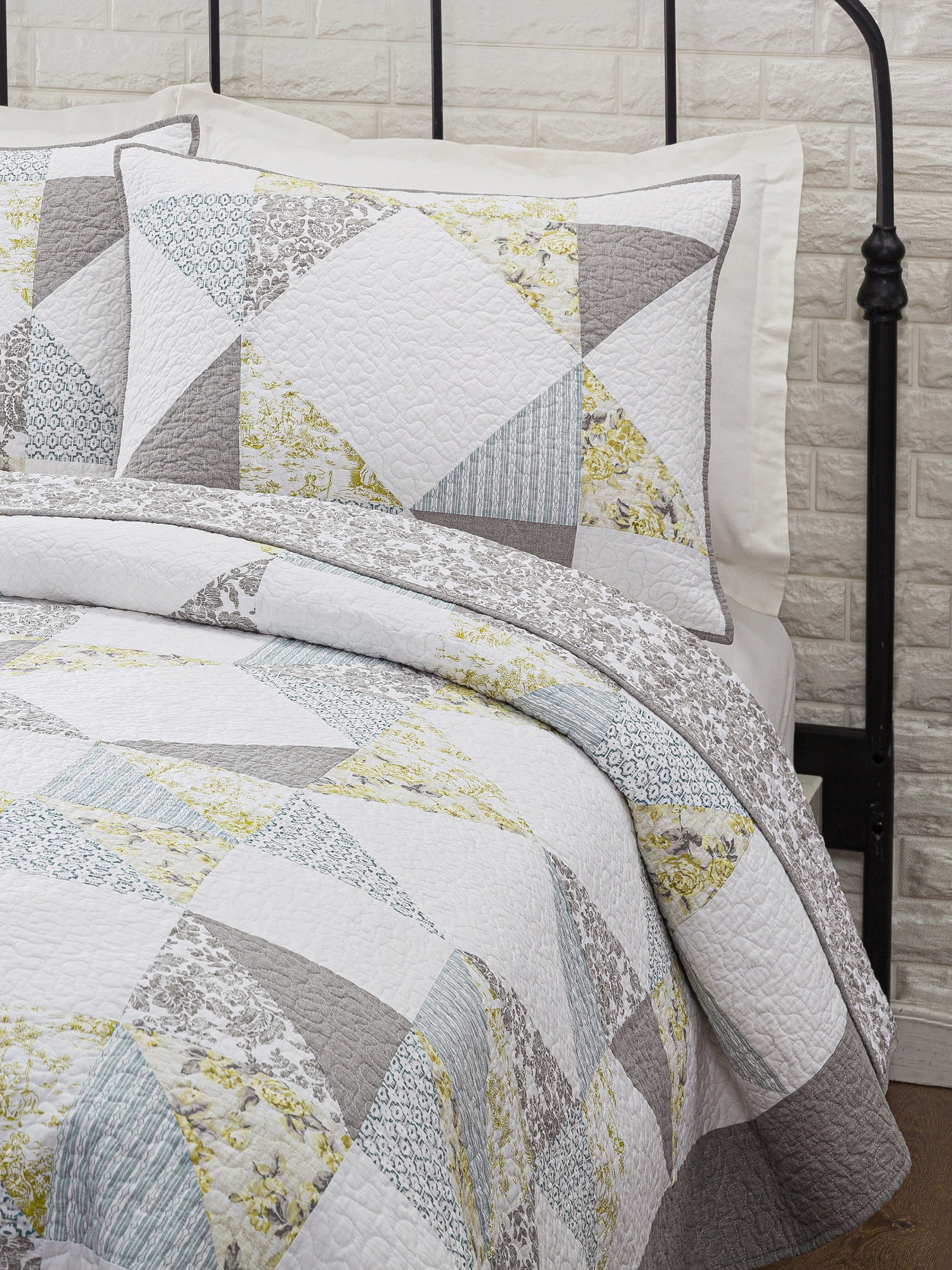 Mary Jane's Farm Reine-Marie Gray and Yellow Floral Patchwork Quilt Set, King, All Ages