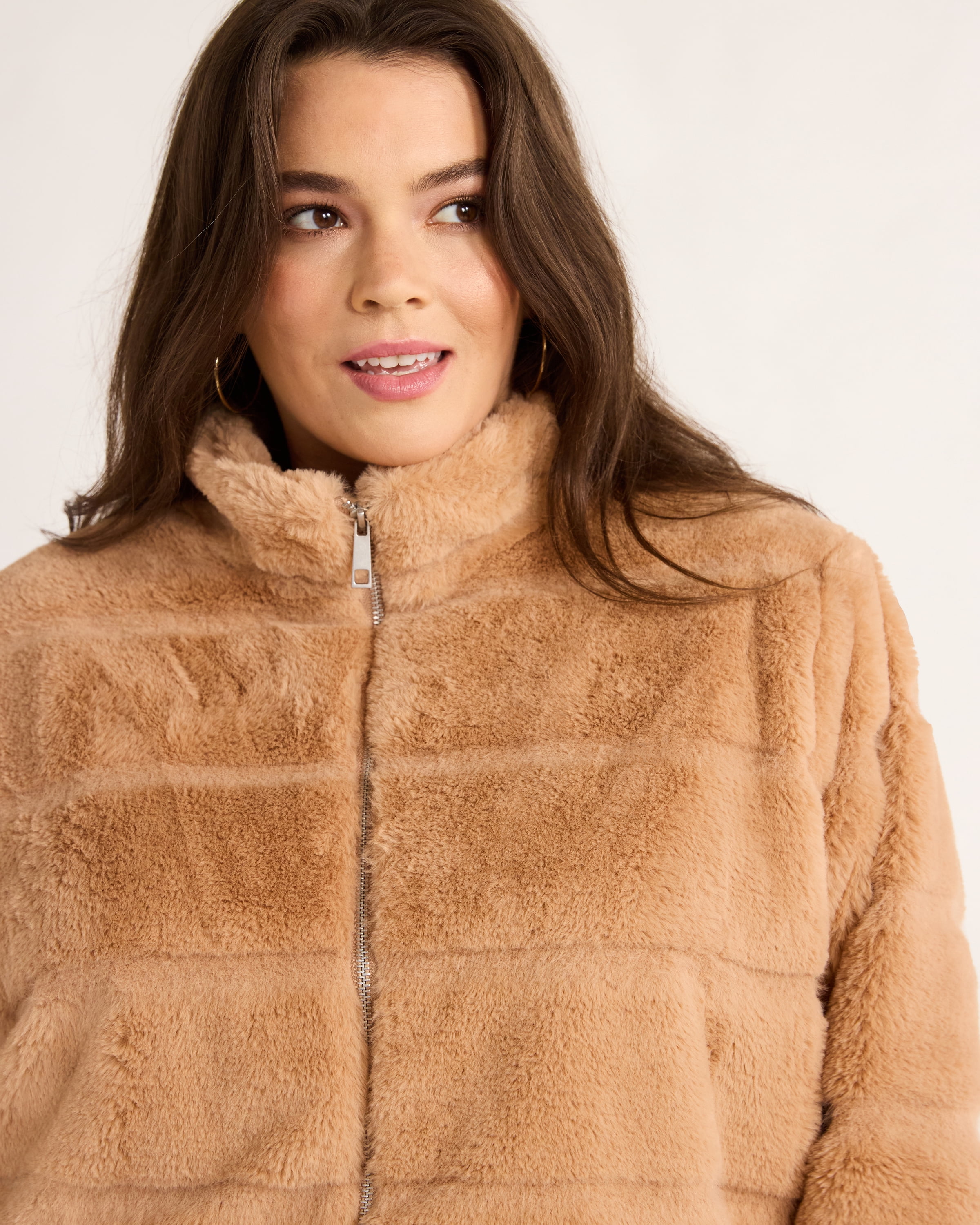 Time and Tru Women's and Women's Plus Faux Fur Channel Jacket, Sizes XS-3X