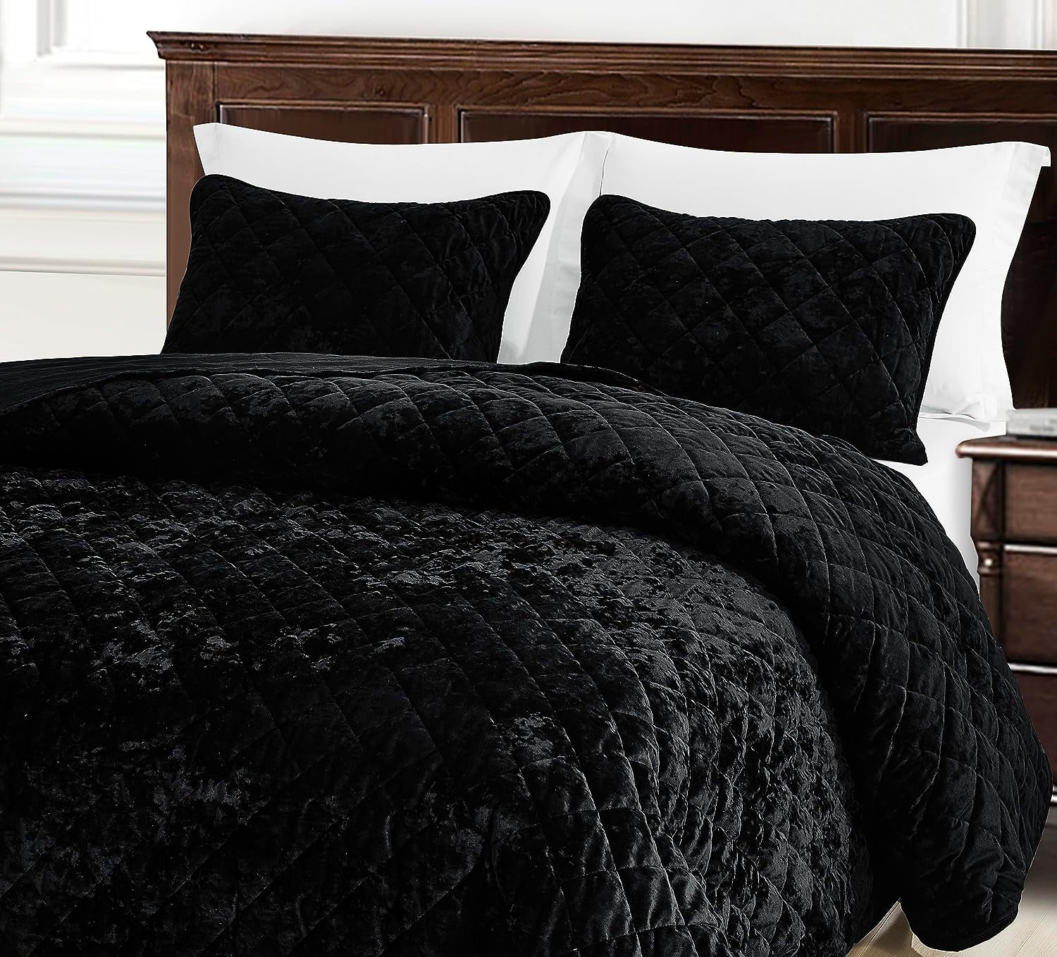 Chezmoi Collection Lux Black Velvet Quilt Queen Set, 3-Piece Lush Plush Distressed Velvet Bedding All Season Lightweight Bedspread Brushed Microfiber Reverse with Diamond Stitch Quilting