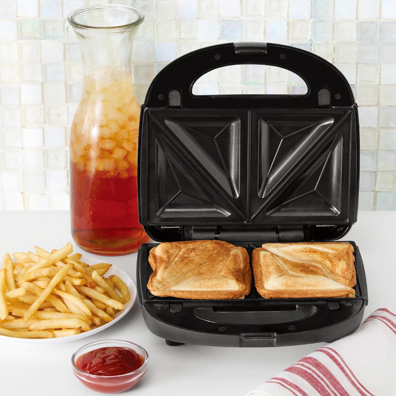 Mainstays 2-Slice Waffle and Sandwich Maker, 750W photo 3