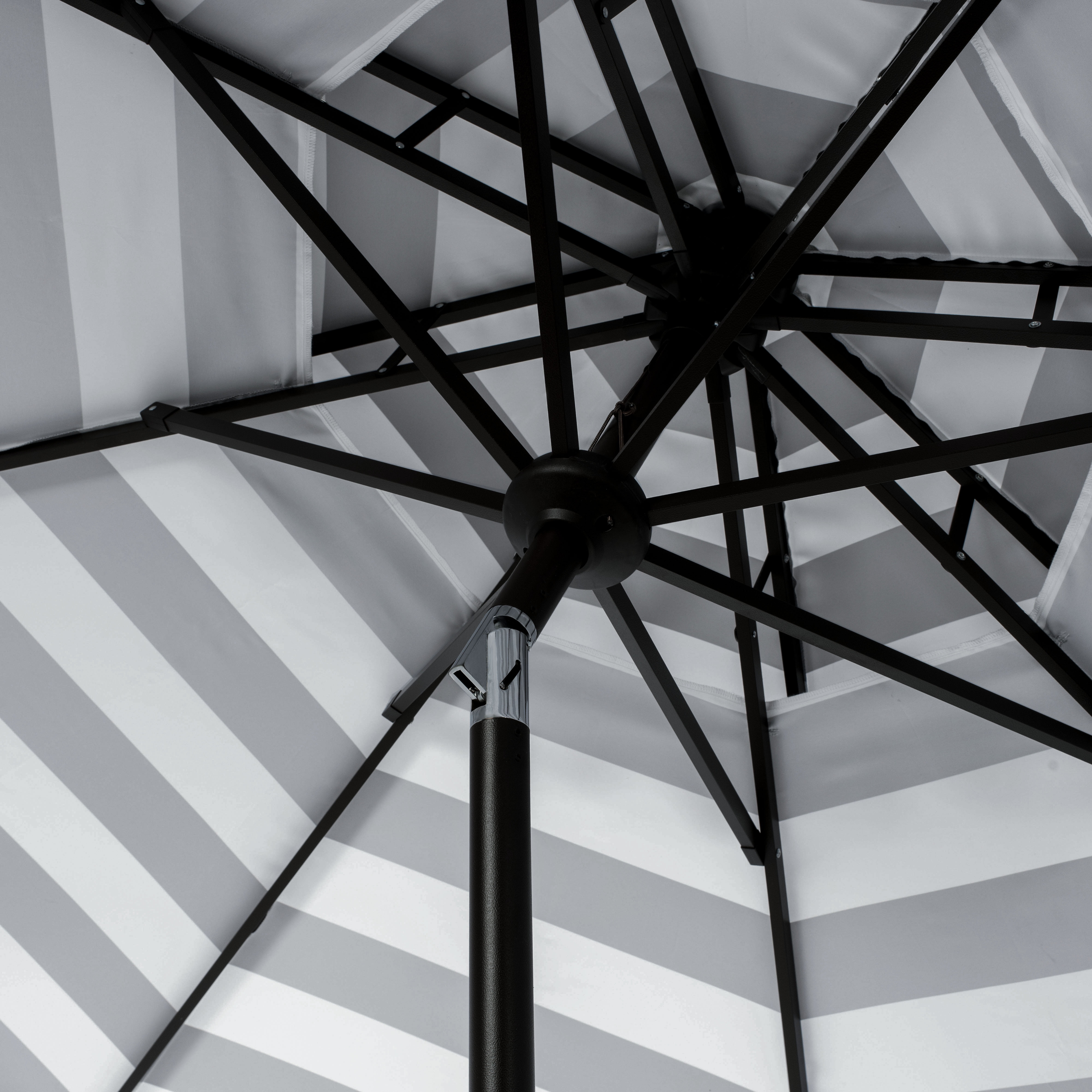 Safavieh Vienna 9' Market Crank Double Top Patio Umbrella, Grey/White
