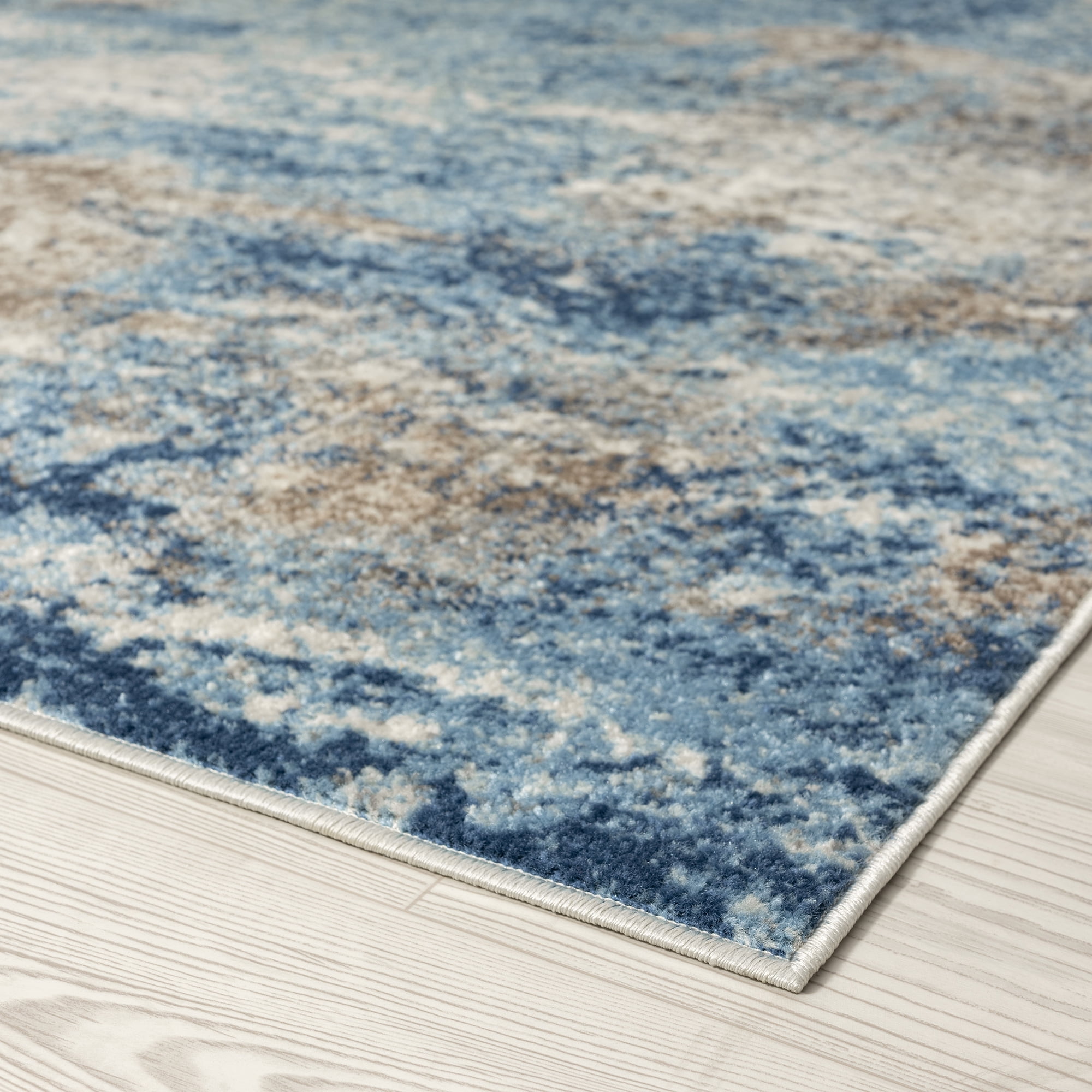 Chelsea Contemporary Abstract 5'3'' x 7'3'' Navy and Blue Polypropylene Indoor Area Rug, 5' x 7'