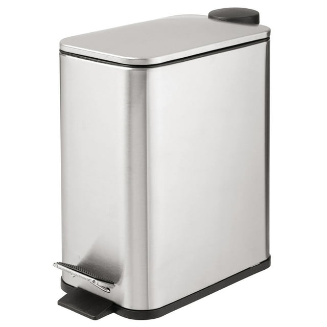 Bote de basura mDesign Slim Metal de 5 litros con pedal y tapa de acero inoxidable